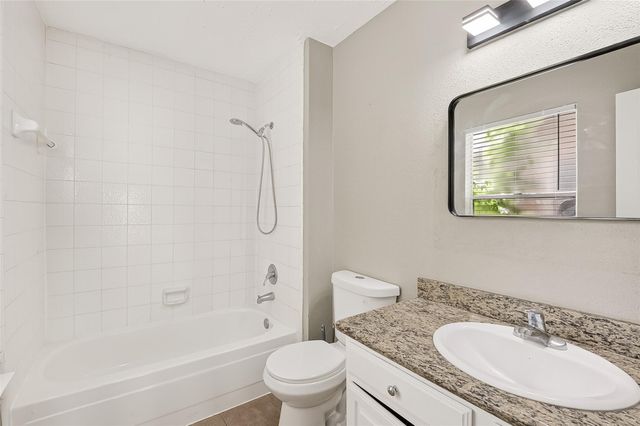 12403 Meadow Ridge Dr, Stafford, TX 77477