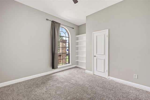 12403 Meadow Ridge Dr, Stafford, TX 77477