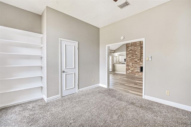 12403 Meadow Ridge Dr, Stafford, TX 77477