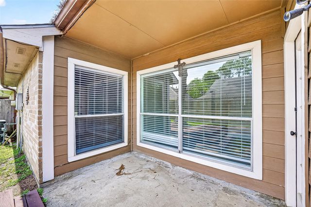 12403 Meadow Ridge Dr, Stafford, TX 77477