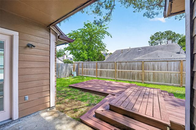 12403 Meadow Ridge Dr, Stafford, TX 77477