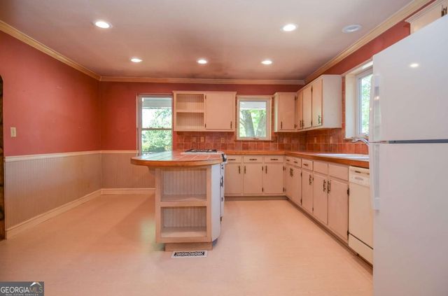 716 Killian Hill Road SW, Lilburn, GA 30047