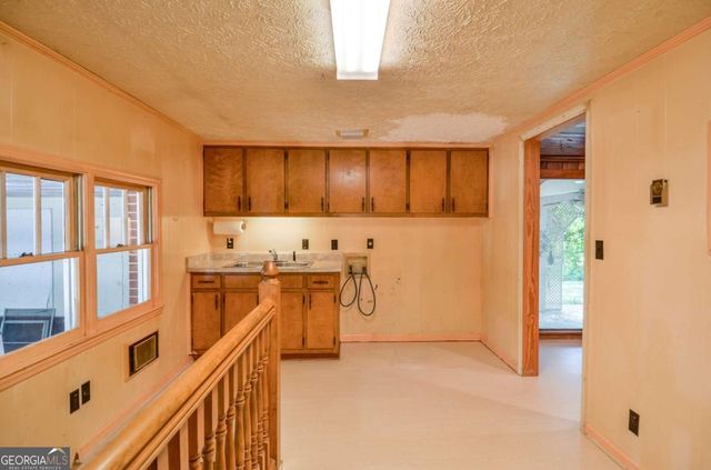 716 Killian Hill Road SW, Lilburn, GA 30047