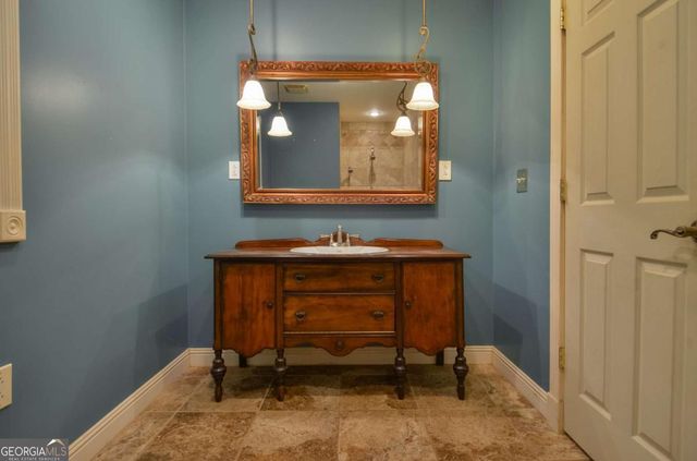 716 Killian Hill Road SW, Lilburn, GA 30047