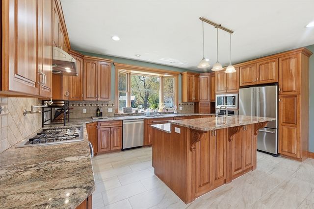 269 Harvard Rd, Bolton, MA 01740