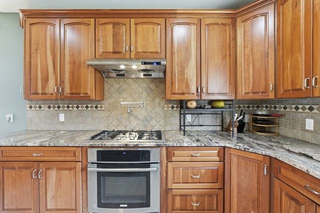 269 Harvard Rd, Bolton, MA 01740