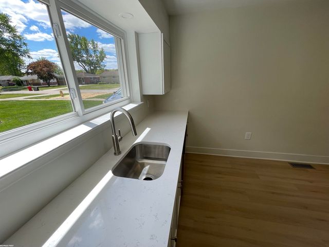 36550 Weideman Street, Clinton Twp, MI 48035