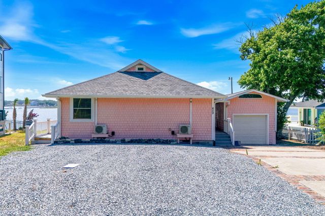 459 Ironwood Drive SE, Bolivia, NC 28422