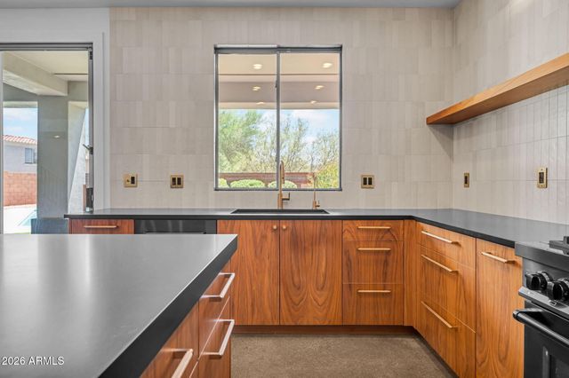 27363 N WHITEHORN Trail, Peoria, AZ 85383