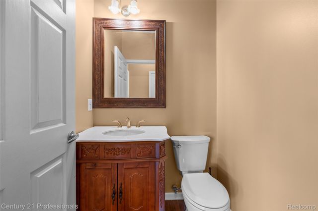 49385 Central Park E, Shelby Charter Township, MI 48317