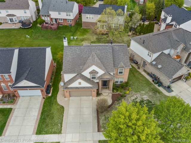 49385 Central Park E, Shelby Charter Township, MI 48317