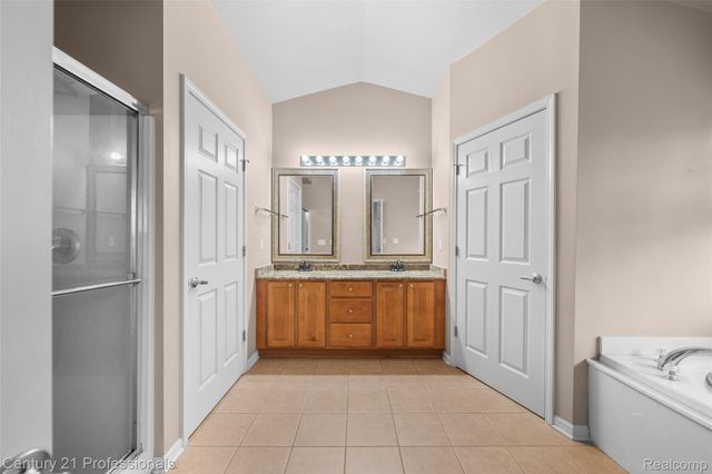 49385 Central Park E, Shelby Charter Township, MI 48317