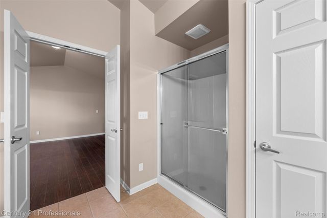 49385 Central Park E, Shelby Charter Township, MI 48317