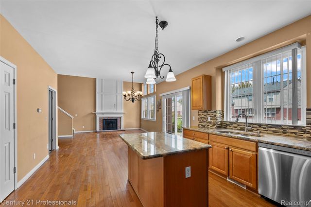 49385 Central Park E, Shelby Charter Township, MI 48317