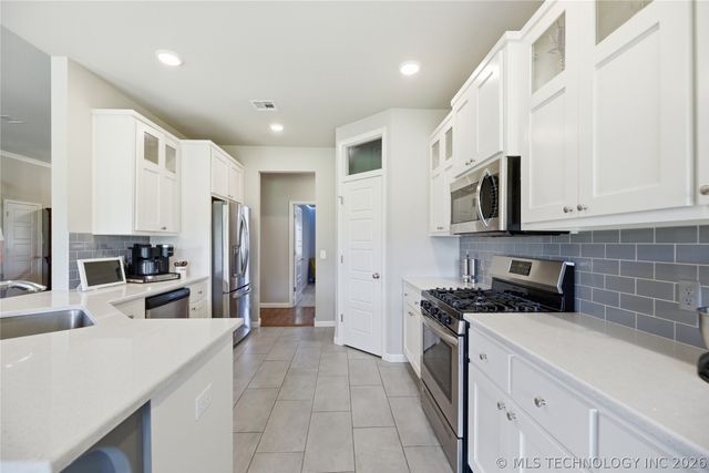 11303 S 211th East Avenue, Broken Arrow, OK 74014
