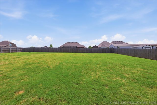11303 S 211th East Avenue, Broken Arrow, OK 74014