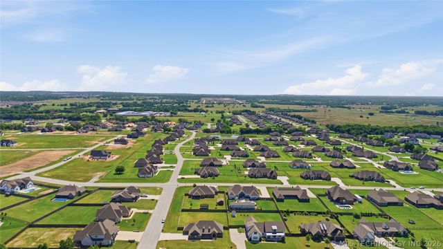 11303 S 211th East Avenue, Broken Arrow, OK 74014