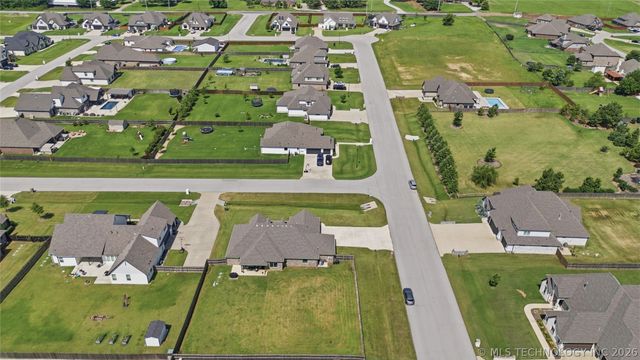 11303 S 211th East Avenue, Broken Arrow, OK 74014