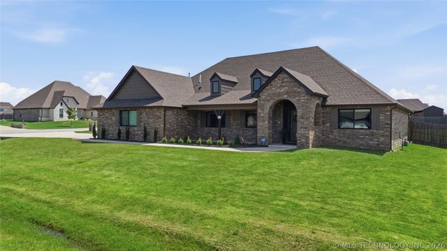 11303 S 211th East Avenue, Broken Arrow, OK 74014