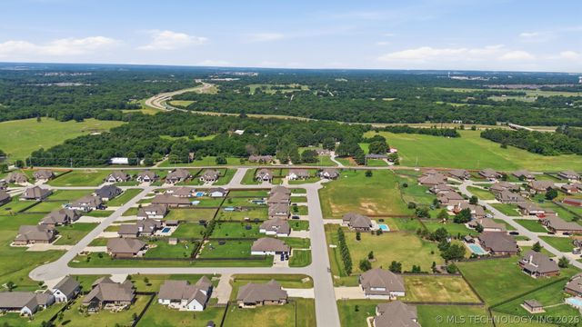 11303 S 211th East Avenue, Broken Arrow, OK 74014