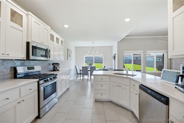 11303 S 211th East Avenue, Broken Arrow, OK 74014