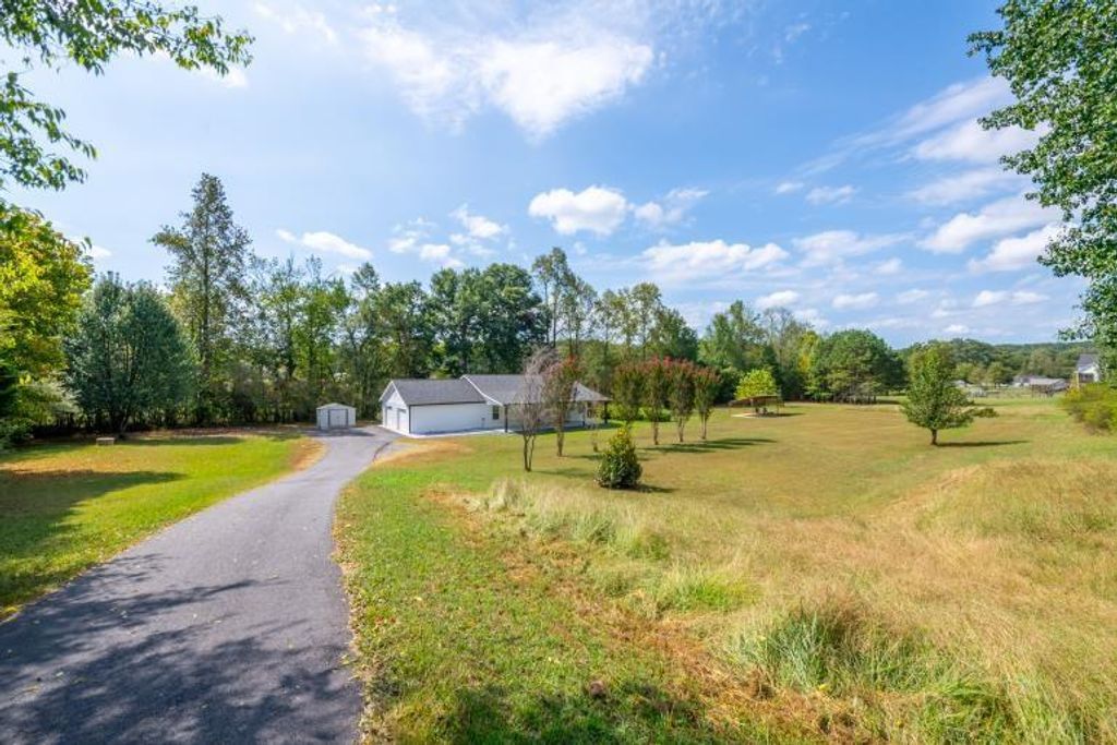2400 Flatbottom Road, Ball Ground, GA 30107