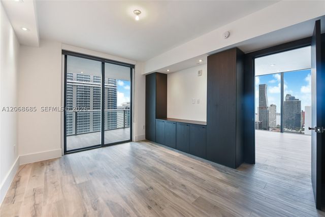1010 Brickell Ave 3905, Miami, FL 33131