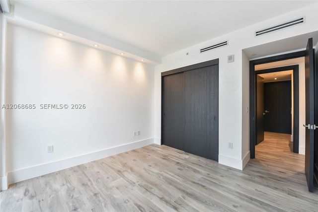 1010 Brickell Ave 3905, Miami, FL 33131