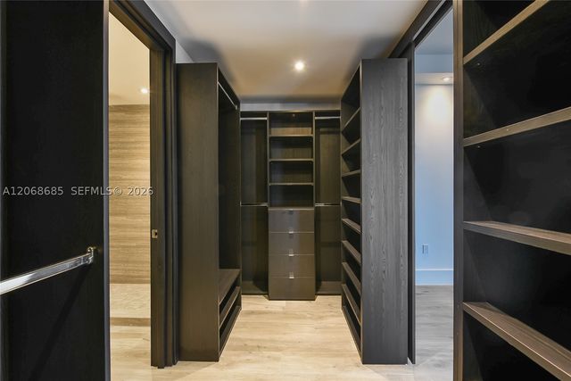 1010 Brickell Ave 3905, Miami, FL 33131
