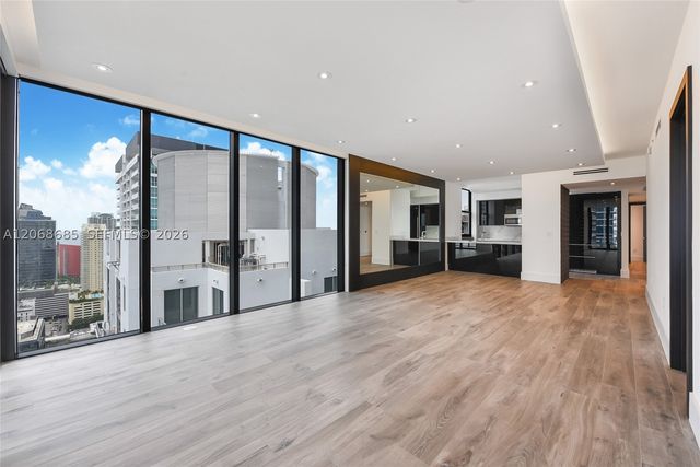 1010 Brickell Ave 3905, Miami, FL 33131