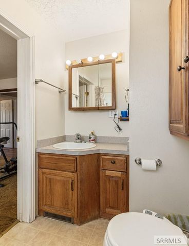 713 W Hwy 39, Blackfoot, ID 83221