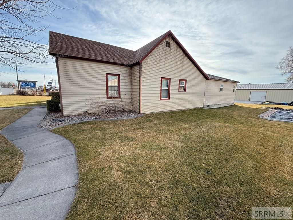 Image 2 of property listing at 713 W Hwy 39, Blackfoot, ID 83221