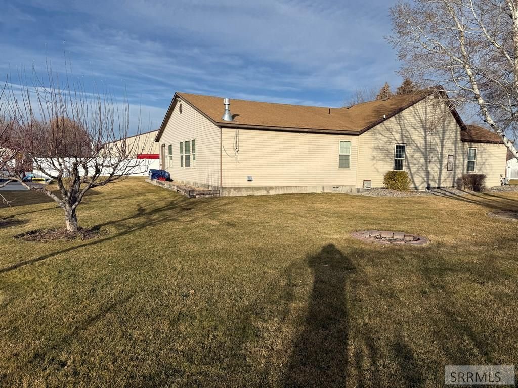 Image 3 of property listing at 713 W Hwy 39, Blackfoot, ID 83221