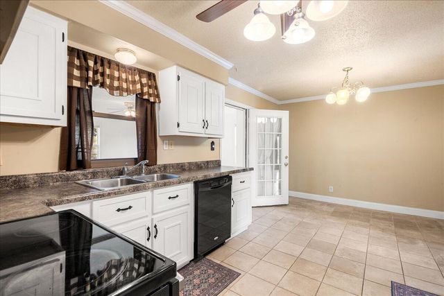 24 Cardinal Heights Road, Williamsburg, KY 40769