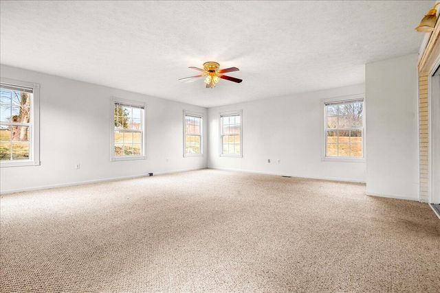 24 Cardinal Heights Road, Williamsburg, KY 40769