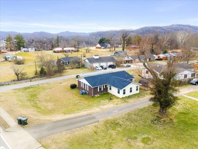 24 Cardinal Heights Road, Williamsburg, KY 40769