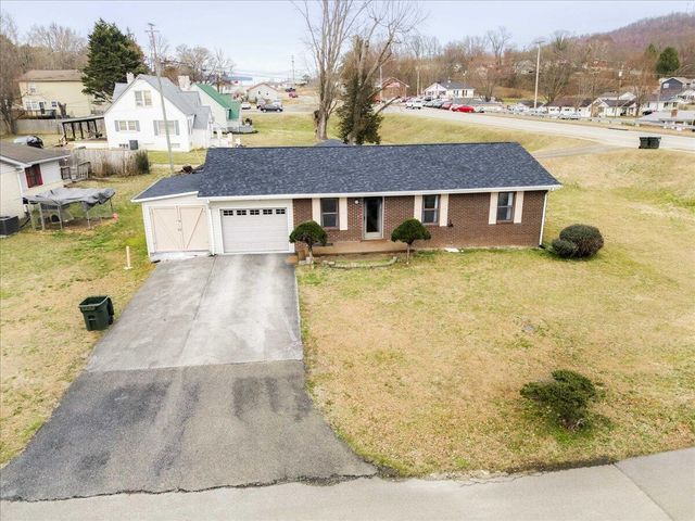 24 Cardinal Heights Road, Williamsburg, KY 40769