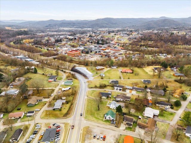 24 Cardinal Heights Road, Williamsburg, KY 40769