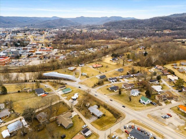 24 Cardinal Heights Road, Williamsburg, KY 40769
