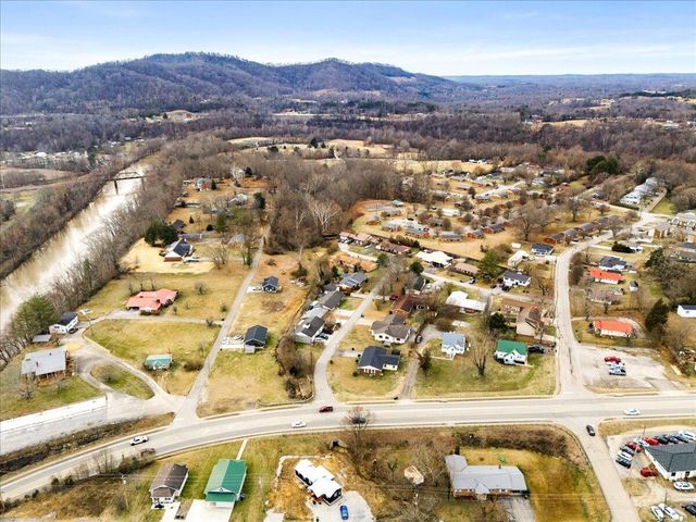 24 Cardinal Heights Road, Williamsburg, KY 40769