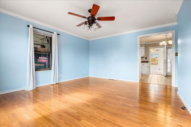 24 Cardinal Heights Road, Williamsburg, KY 40769