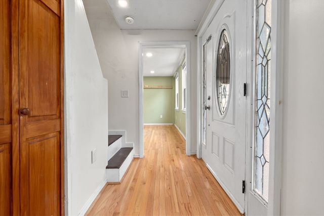 31 Vincent, Saugus, MA 01906