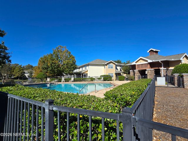 8550 ARGYLE BUSINESS Loop 505, Jacksonville, FL 32244