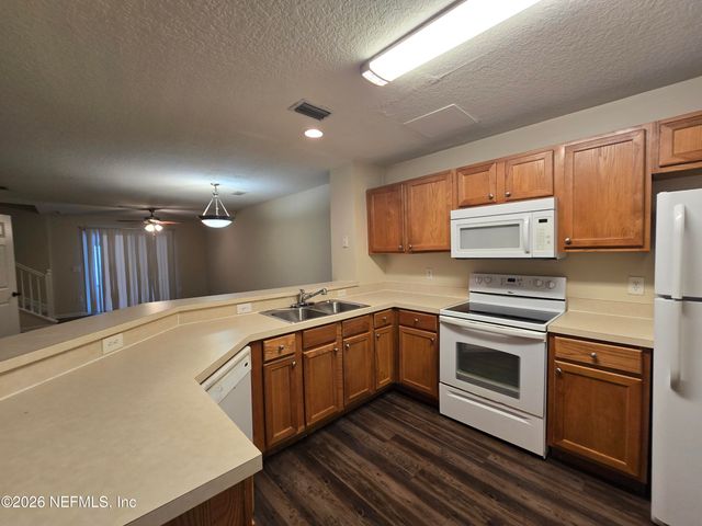 8550 ARGYLE BUSINESS Loop 505, Jacksonville, FL 32244