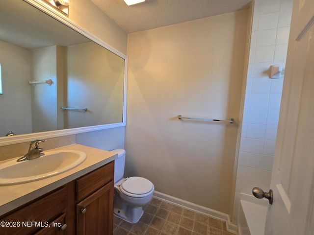 8550 ARGYLE BUSINESS Loop 505, Jacksonville, FL 32244