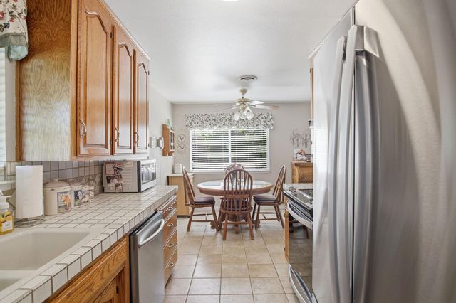 647 Ward Ave, Patterson, CA 95363