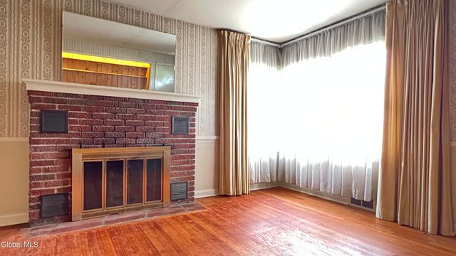 1128 Hedgewood Lane, Niskayuna, NY 12309