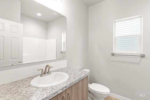 7043 E Marble Springs Dr, Nampa, ID 83687