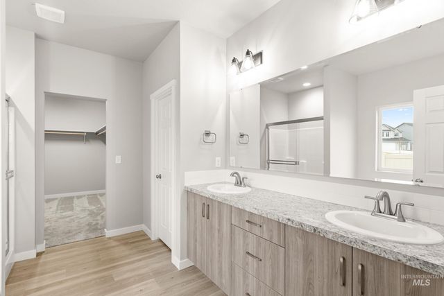 7043 E Marble Springs Dr, Nampa, ID 83687