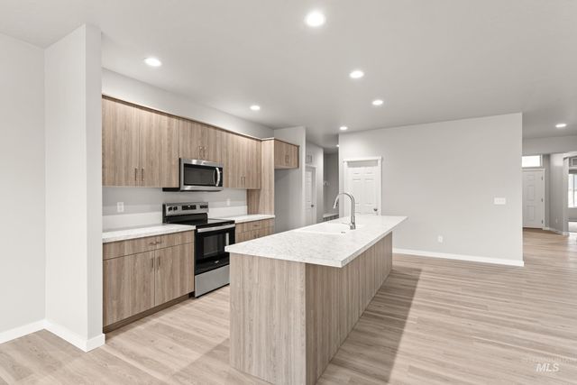 7043 E Marble Springs Dr, Nampa, ID 83687